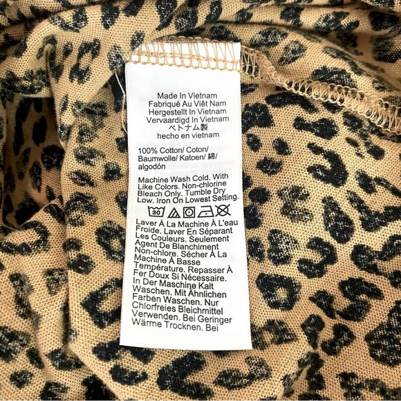 J.Crew Animal Print Tissue Crepe Long Sleeve Turtleneck Size L - Picture 7 of 7